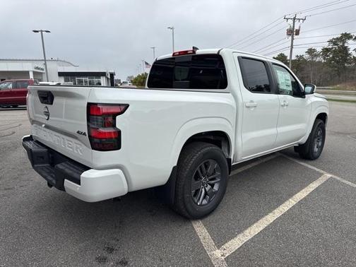 2025 Nissan Frontier SV