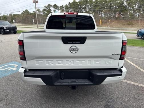 2025 Nissan Frontier SV