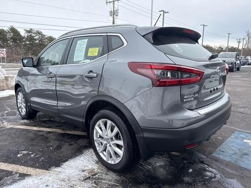 2022 Nissan Rogue Sport SV