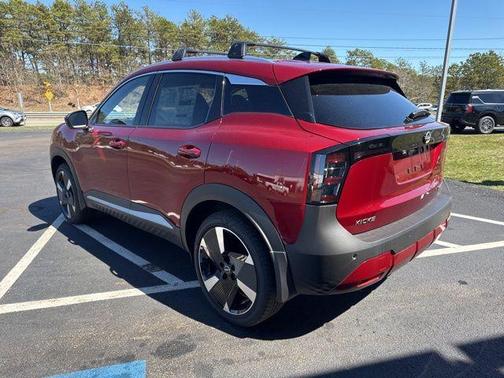 Scarlet Ember T 2026 Nissan Kicks SR