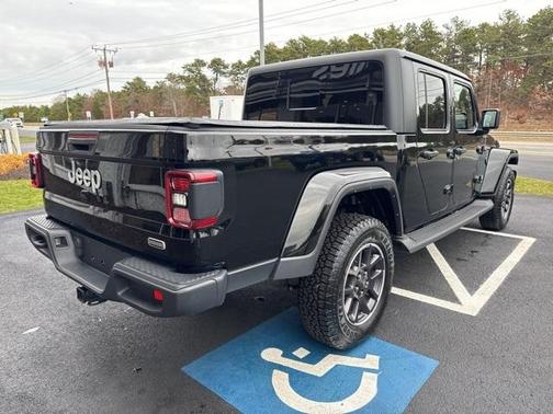 2022 Jeep Gladiator Overland