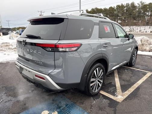 2022 Nissan Pathfinder Platinum