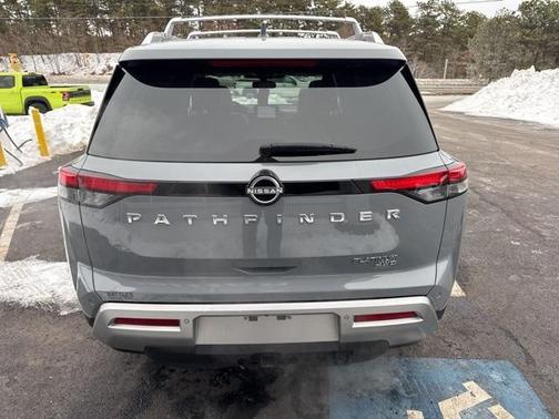 2022 Nissan Pathfinder Platinum