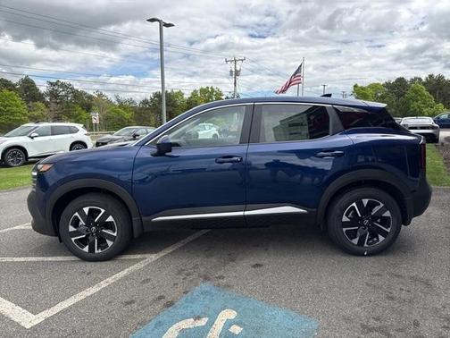 2025 Nissan Kicks SV