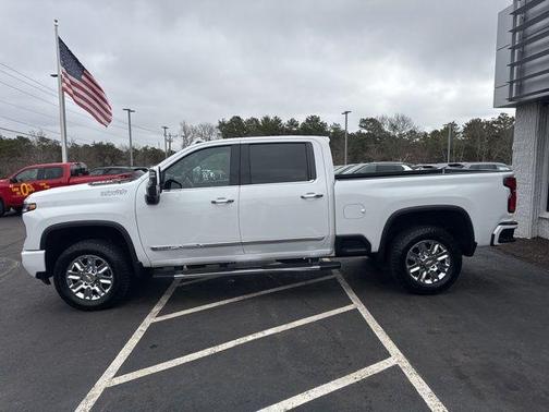 Summit White 2024 Chevrolet Silverado 2500 High Country