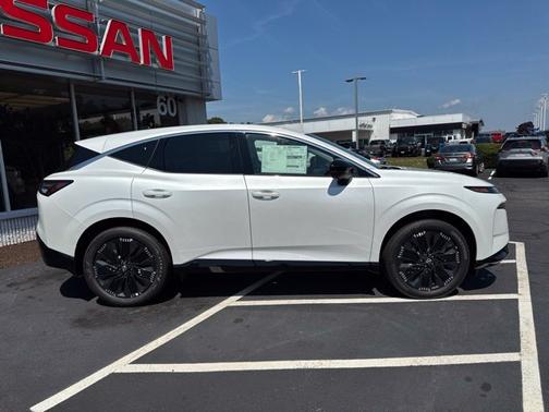 Everest White Pearl Tricoat 2026 Nissan Murano Platinum