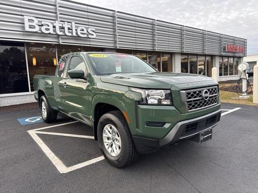 2024 Nissan Frontier SV