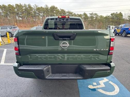2024 Nissan Frontier SV