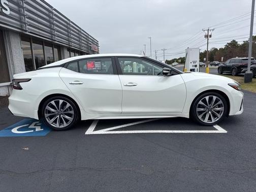 2023 Nissan Maxima Platinum