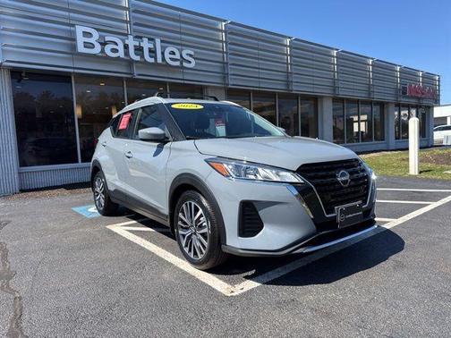 Boulder Gray Metallic 2024 Nissan Kicks SV