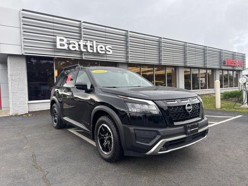 Black 2024 Nissan Pathfinder Rock Creek