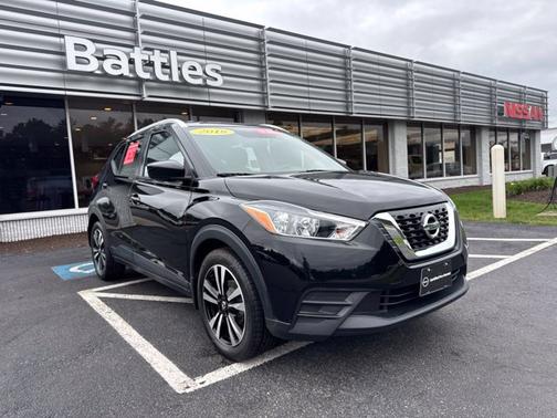 Super Black 2018 Nissan Kicks SV