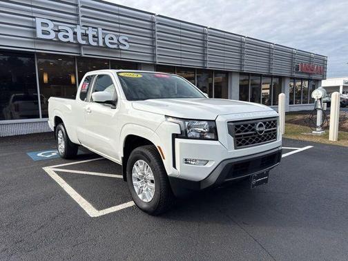 2024 Nissan Frontier SV