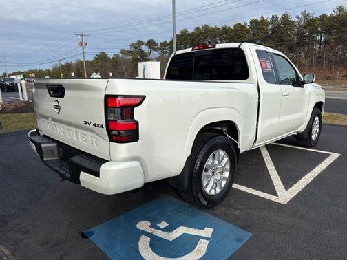 2024 Nissan Frontier SV