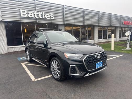 Black Metallic 2023 Audi Q5 e 55 Premium Plus