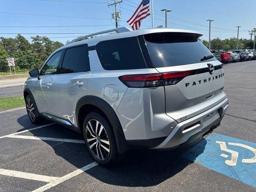 Brilliant Silver Metallic 2025 Nissan Pathfinder Platinum