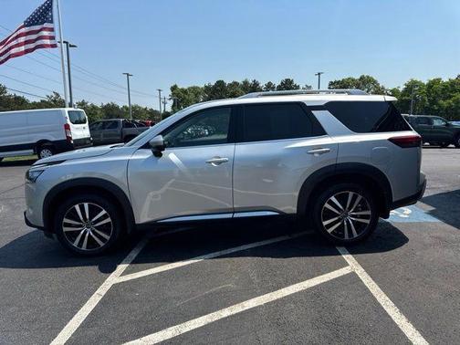 Brilliant Silver Metallic 2025 Nissan Pathfinder Platinum