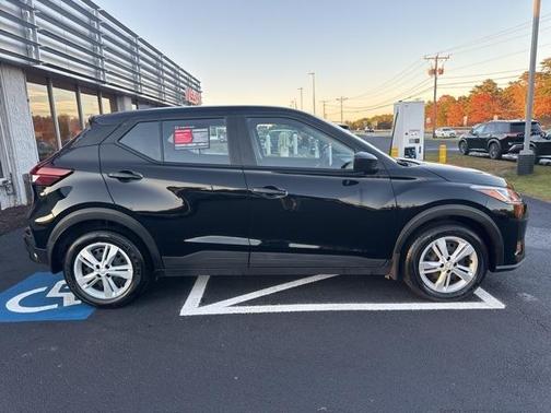 2022 Nissan Kicks S