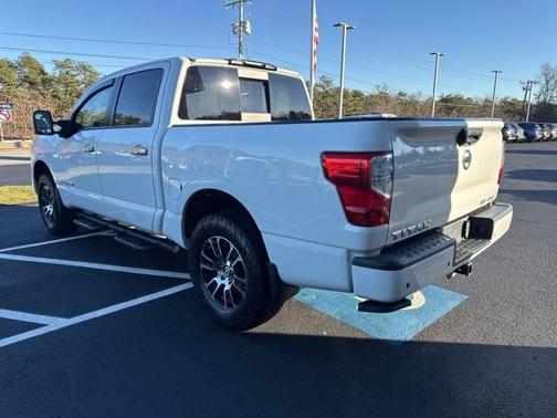 2021 Nissan Titan SV