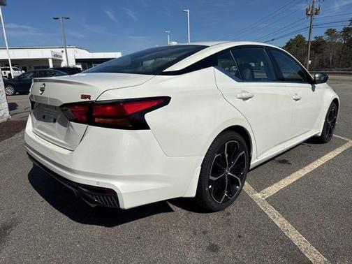 2025 Nissan Altima SR