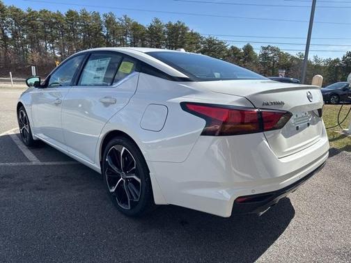 2025 Nissan Altima SR