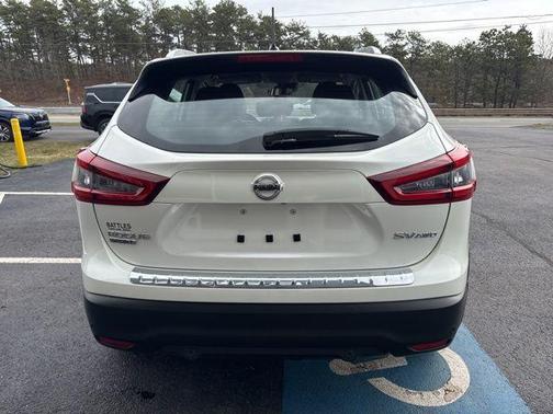 2022 Nissan Rogue Sport SV