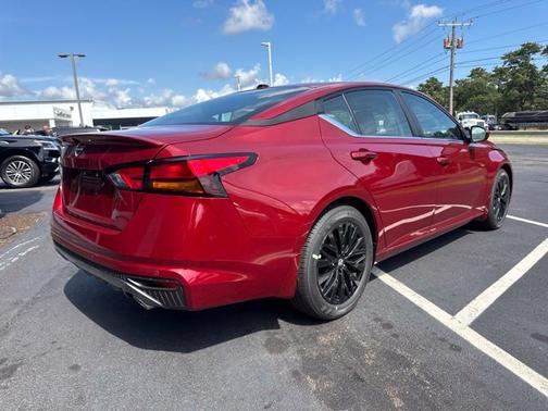 Scarlet Ember Tintcoat 2026 Nissan Altima 2.5 SV