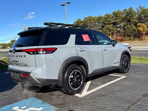Solid Gray/Super Black 2024 Nissan Pathfinder Rock Creek