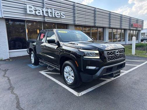 Black 2023 Nissan Frontier SV