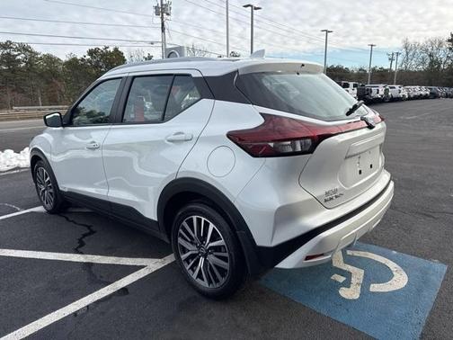 2024 Nissan Kicks SV