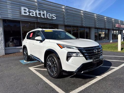 Everest White Pearl 2025 Nissan Rogue Platinum