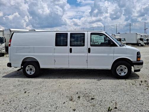 Summit White 2026 Chevrolet Express 2500 Work Van