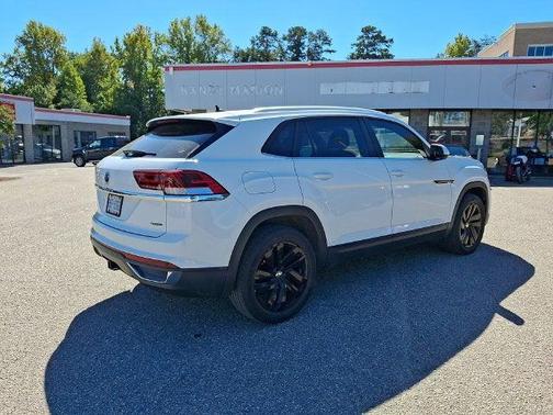 Pure White 2023 Volkswagen Atlas Cross Sport 3.6L V6 SE w/Technology