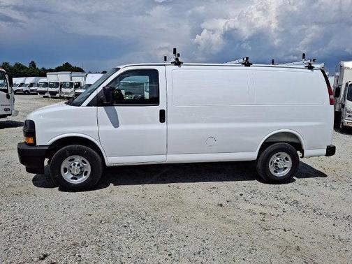 Summit White 2026 Chevrolet Express 2500 Work Van