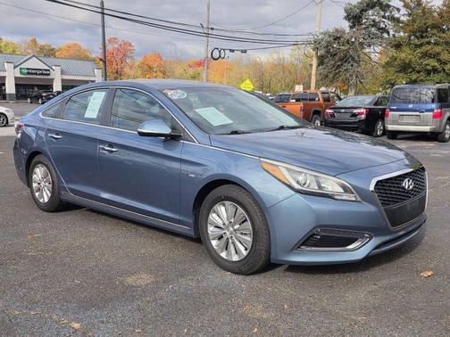 2016 Hyundai SONATA Hybrid SE