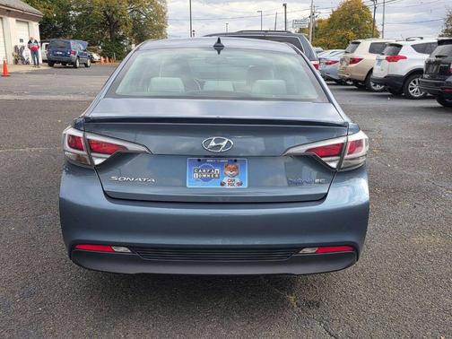 2016 Hyundai SONATA Hybrid SE