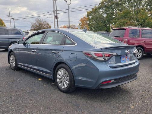 2016 Hyundai SONATA Hybrid SE