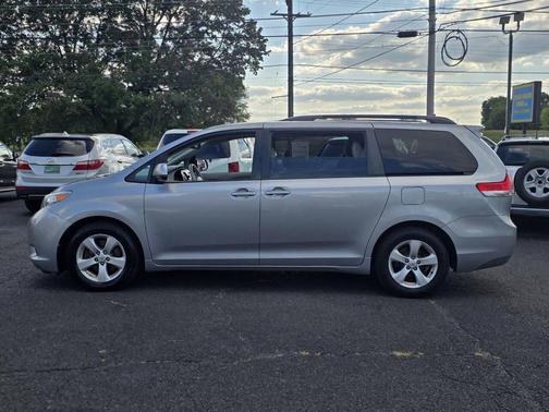 2013 Toyota Sienna LE