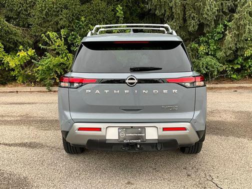 2023 Nissan Pathfinder Platinum 4WD