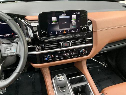 2023 Nissan Pathfinder Platinum 4WD