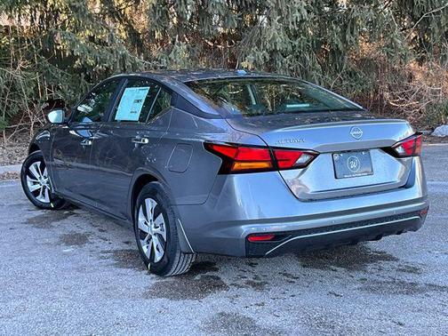 2025 Nissan Altima S FWD