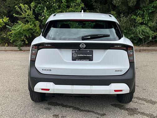 2025 Nissan Kicks S