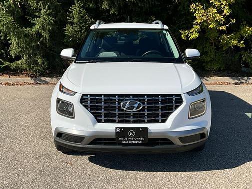 2023 Hyundai VENUE SEL