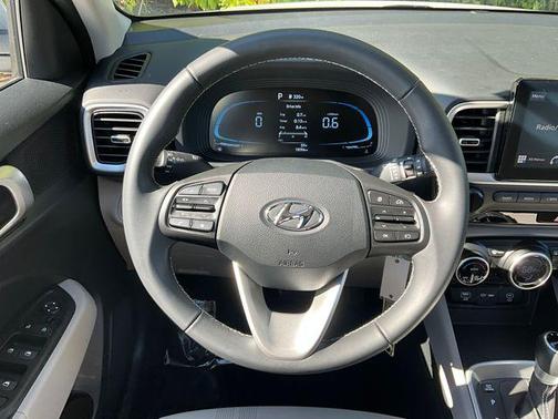 2023 Hyundai VENUE SEL