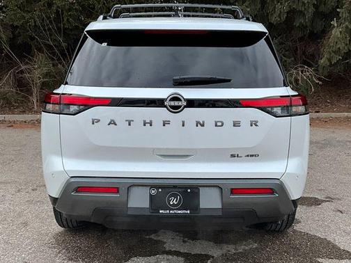 2026 Nissan Pathfinder SL