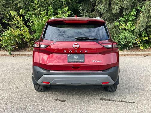 2022 Nissan Rogue SV