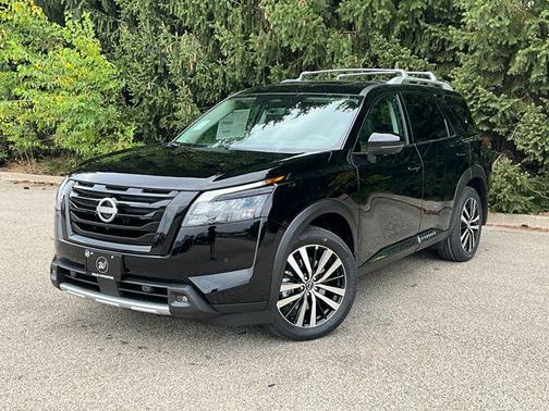 2025 Nissan Pathfinder Platinum 4WD