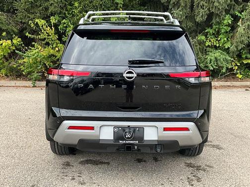 2025 Nissan Pathfinder Platinum 4WD