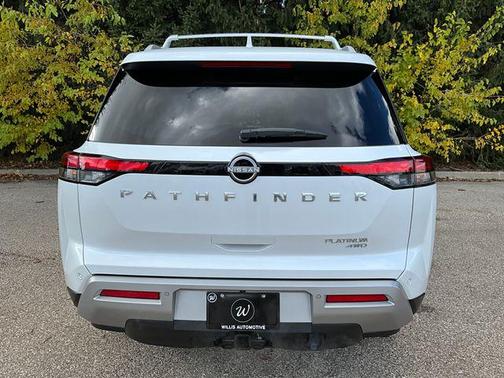 2025 Nissan Pathfinder Platinum 4WD