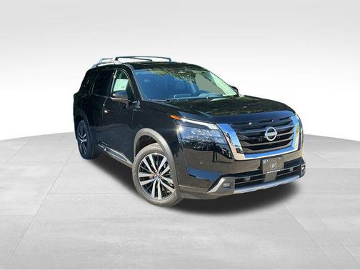 2025 Nissan Pathfinder Platinum 4WD